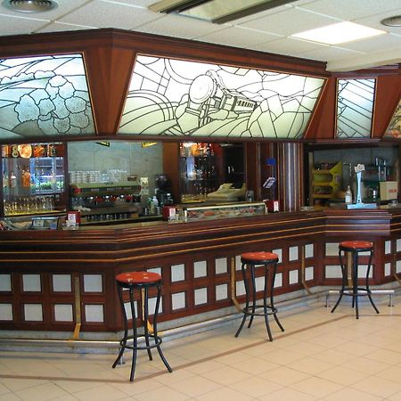 Hotel Isabel Isla Plana Εστιατόριο φωτογραφία